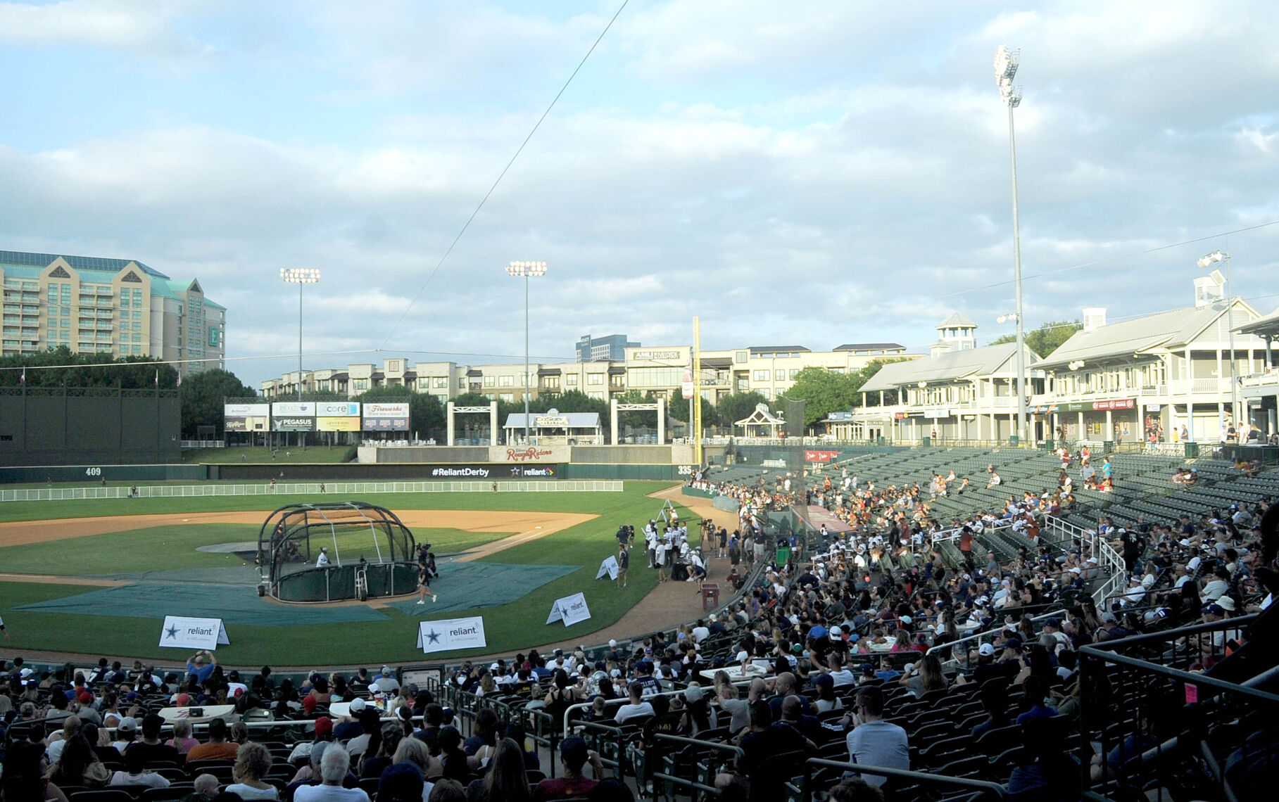 Reliant Cowboys HR Derby_9.JPG